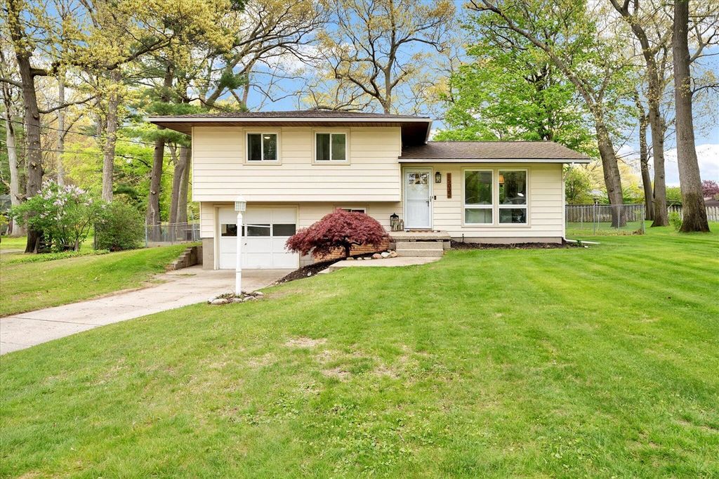 15032 155th Avenue, Grand Haven, MI 49417