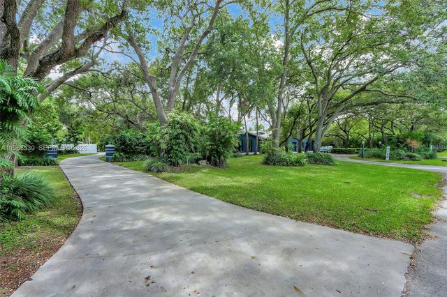 9290 SW 117th Ter, Pinecrest, FL 33176