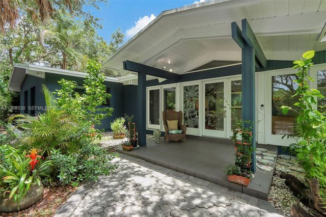 9290 SW 117th Ter, Pinecrest, FL 33176