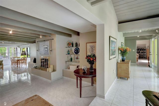 9290 SW 117th Ter, Pinecrest, FL 33176