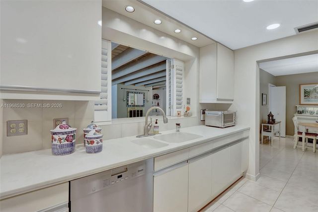 9290 SW 117th Ter, Pinecrest, FL 33176