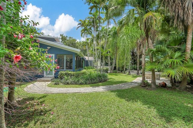 9290 SW 117th Ter, Pinecrest, FL 33176