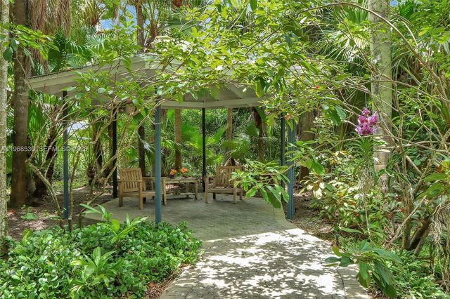 9290 SW 117th Ter, Pinecrest, FL 33176