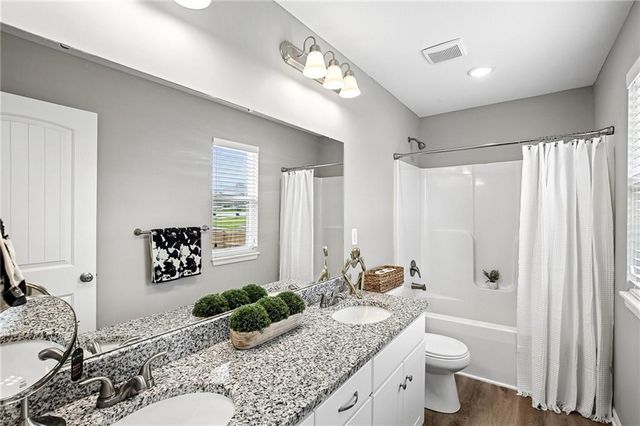 1003 NW Hilltop Lane, Grain Valley, MO 64029