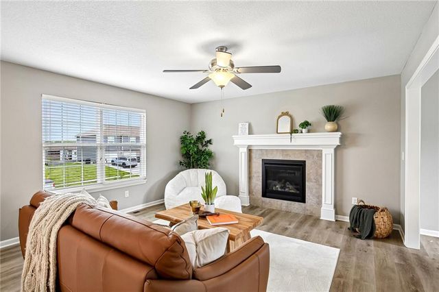 1003 NW Hilltop Lane, Grain Valley, MO 64029