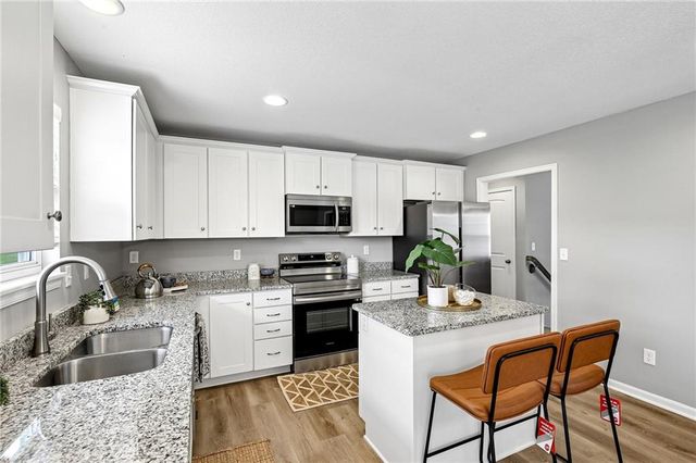 1003 NW Hilltop Lane, Grain Valley, MO 64029