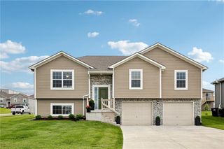 1003 NW Hilltop Lane, Grain Valley, MO 64029