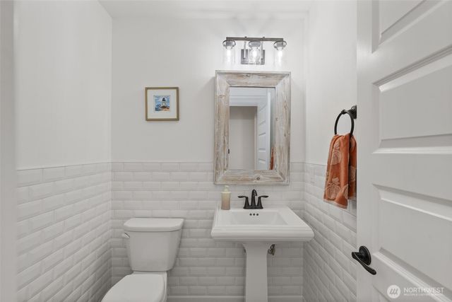 9236 NE Country Woods Lane, Kingston, WA 98346