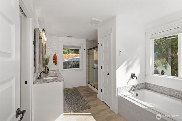 9236 NE Country Woods Lane, Kingston, WA 98346