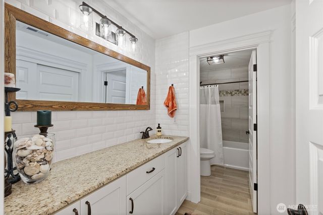 9236 NE Country Woods Lane, Kingston, WA 98346