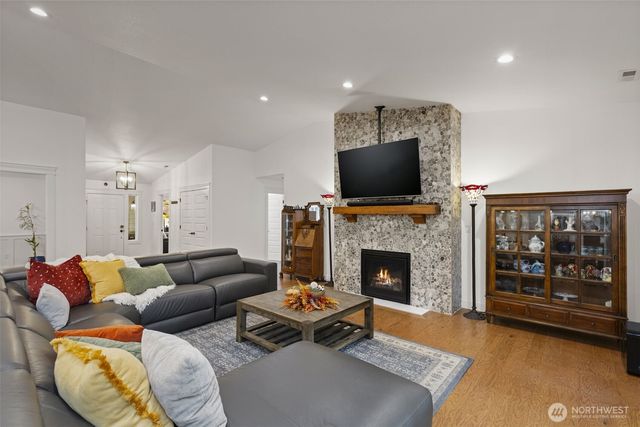 9236 NE Country Woods Lane, Kingston, WA 98346