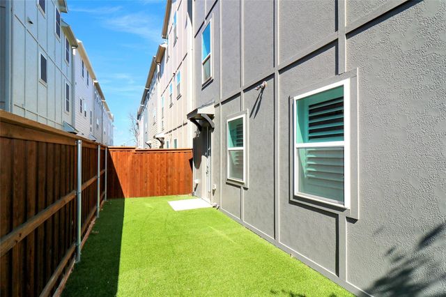 2601 La Altura Lane, Dallas, TX 75212