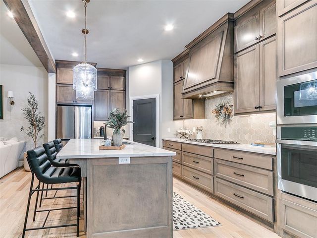 9233 SW 90th Street, Mustang, OK 73064