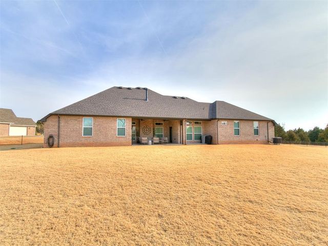 9233 SW 90th Street, Mustang, OK 73064