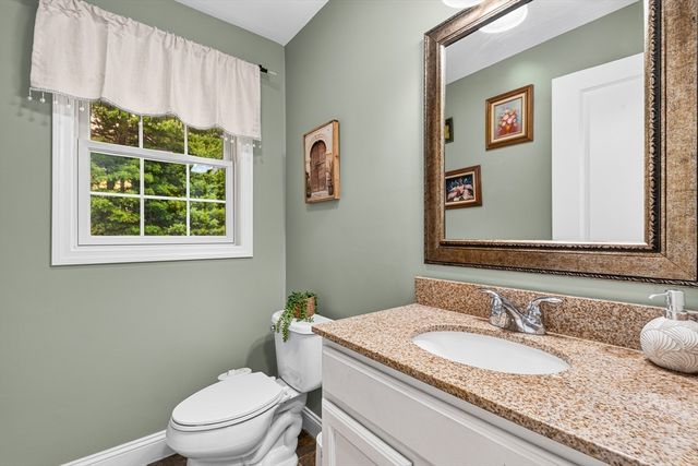 14 Longbrook Dr, Cumberland, RI 02864
