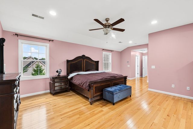 14 Longbrook Dr, Cumberland, RI 02864