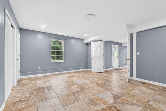 14 Longbrook Dr, Cumberland, RI 02864