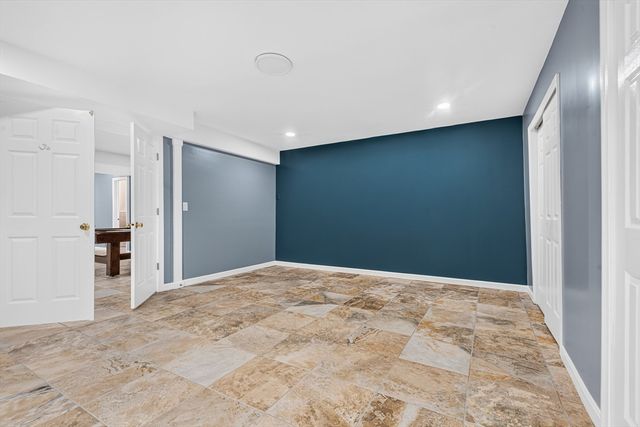 14 Longbrook Dr, Cumberland, RI 02864