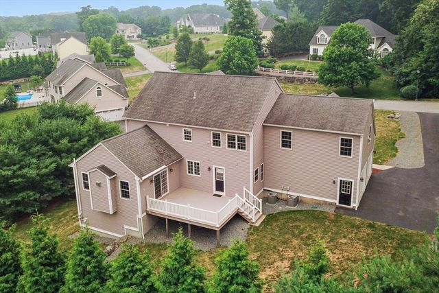 14 Longbrook Dr, Cumberland, RI 02864