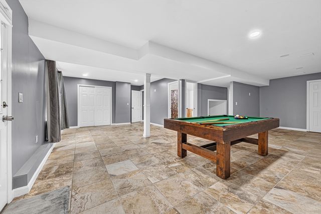 14 Longbrook Dr, Cumberland, RI 02864