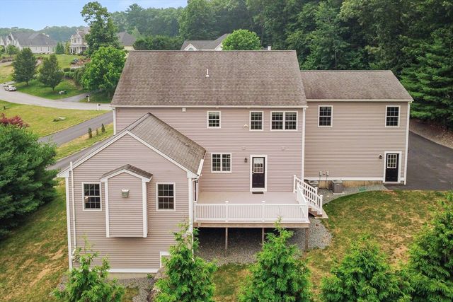 14 Longbrook Dr, Cumberland, RI 02864