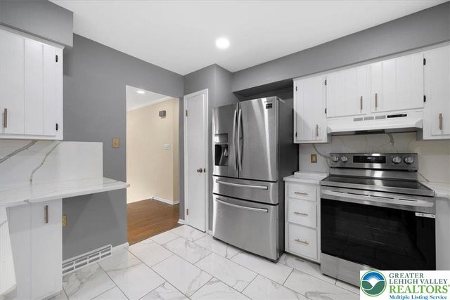 1741 Barrett Drive, Bethlehem City, PA 18017