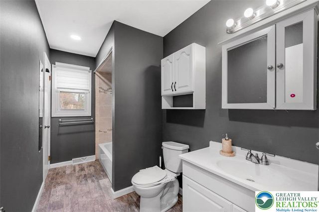 1741 Barrett Drive, Bethlehem City, PA 18017