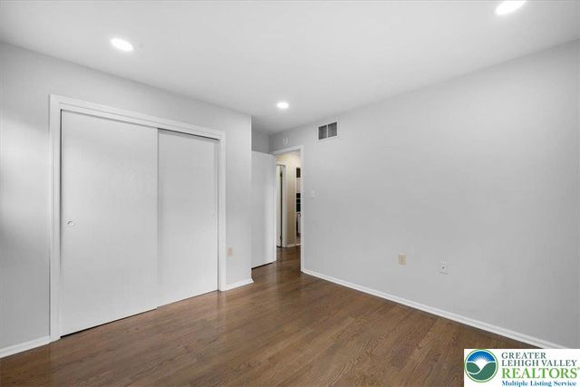 1741 Barrett Drive, Bethlehem City, PA 18017