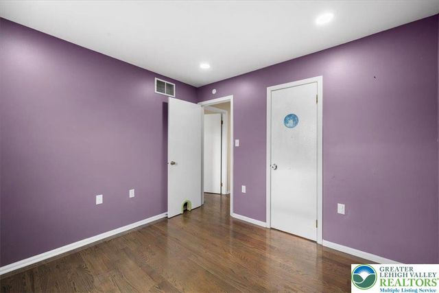 1741 Barrett Drive, Bethlehem City, PA 18017