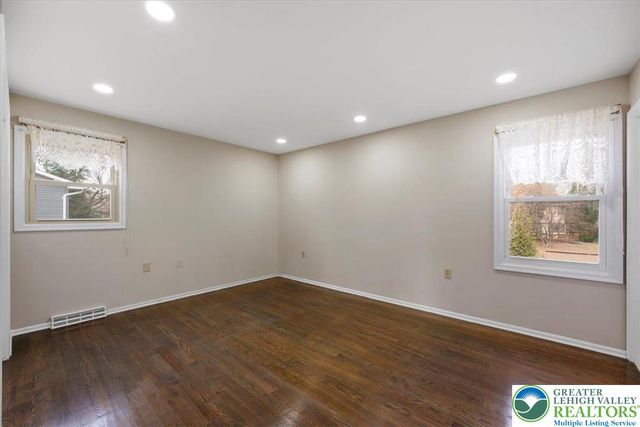 1741 Barrett Drive, Bethlehem City, PA 18017