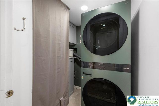 1741 Barrett Drive, Bethlehem City, PA 18017