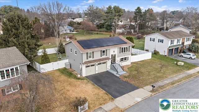 1741 Barrett Drive, Bethlehem City, PA 18017