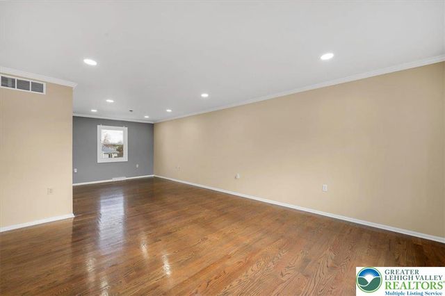 1741 Barrett Drive, Bethlehem City, PA 18017