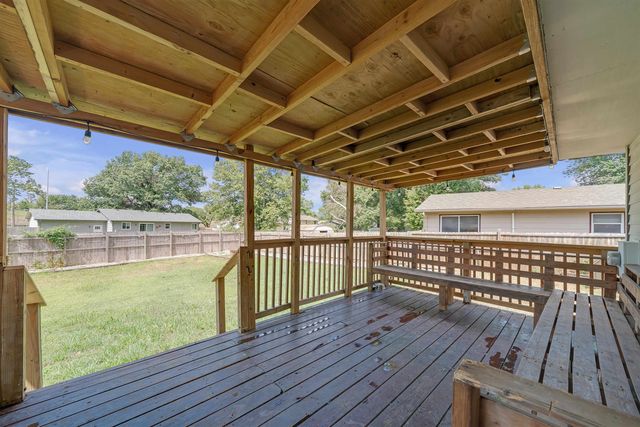 1401 Mundell Dr, Mulvane, KS 67110