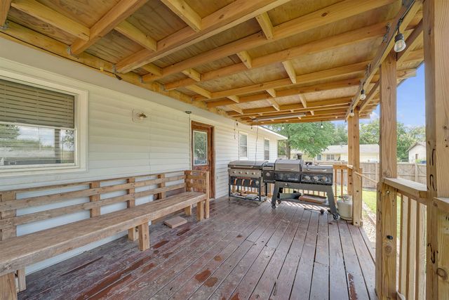 1401 Mundell Dr, Mulvane, KS 67110