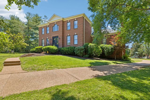 911 Riverbend Rd, Nashville, TN 37221