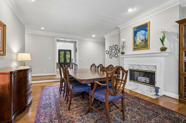 911 Riverbend Rd, Nashville, TN 37221