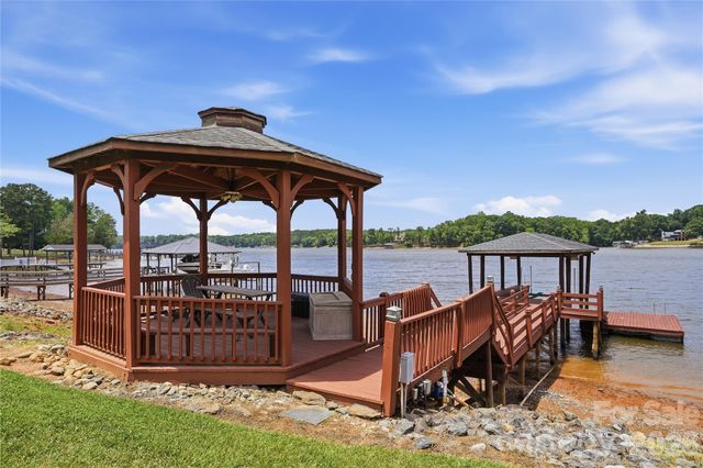 263 Quiet Waters Road, Belmont, NC 28012