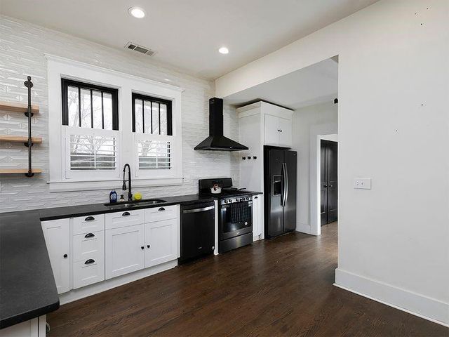 563 Parkway NE Drive, Atlanta, GA 30308