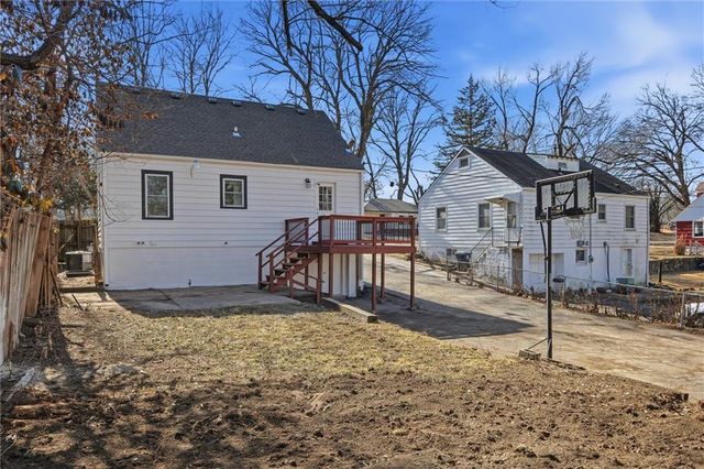 2914 W 45th Avenue, Kansas City, KS 66103