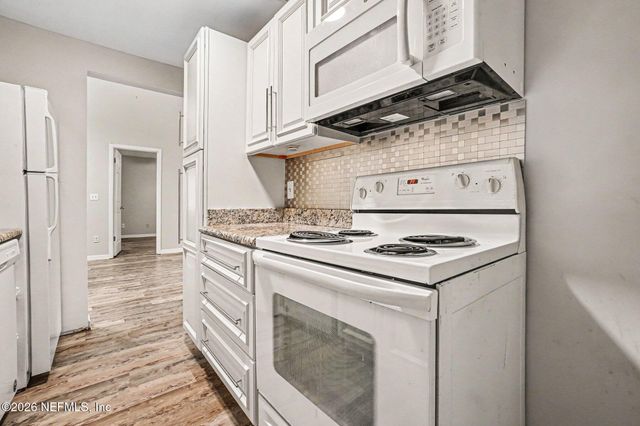 2483 WHISPERING WOODS Boulevard 3, Jacksonville, FL 32246
