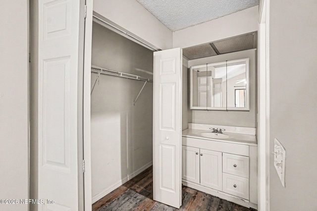 2483 WHISPERING WOODS Boulevard 3, Jacksonville, FL 32246