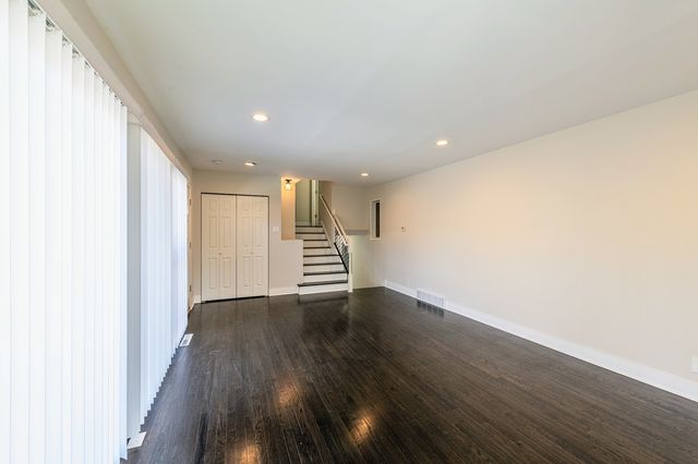16039 Marion Drive, South Holland, IL 60473