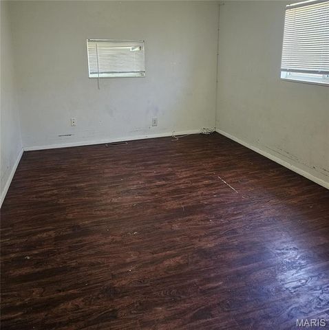 7530 Trenton Avenue, University City, MO 63130