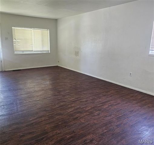 7530 Trenton Avenue, University City, MO 63130