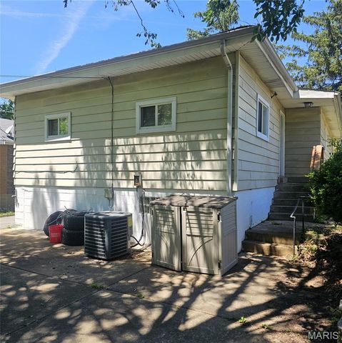 7530 Trenton Avenue, University City, MO 63130