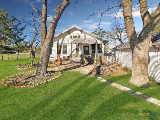 111 S Mill Street, Flatonia, TX 78941