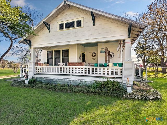 111 S Mill Street, Flatonia, TX 78941