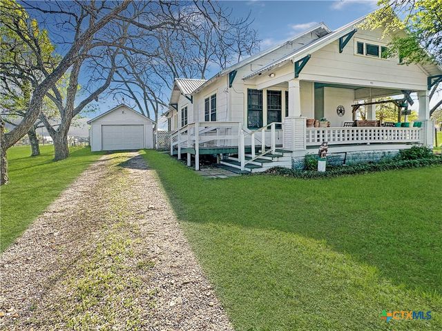 111 S Mill Street, Flatonia, TX 78941