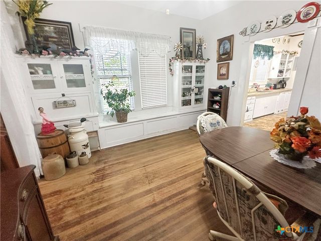 111 S Mill Street, Flatonia, TX 78941